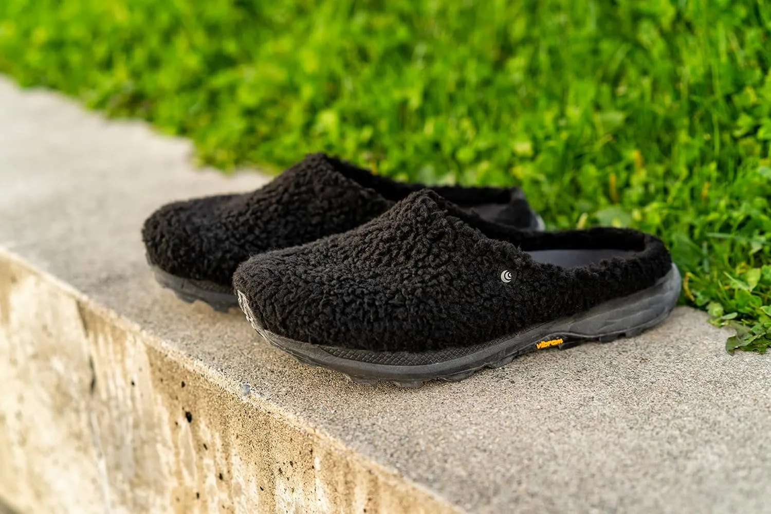 Topo Athletic Men's Lightweight Comfortable 3MM Drop Natural Recovery Shoes, Everyday Wear Slippers